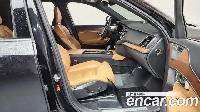 Volvo XC90 2019 thumb 11