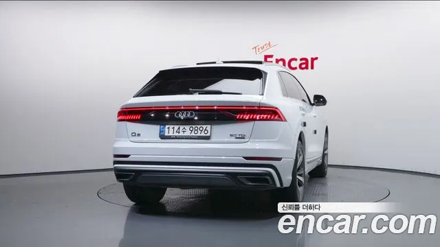 Audi Q8 2021 thumb 4