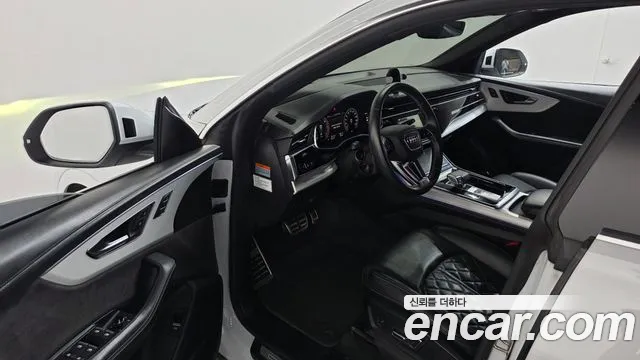 Audi Q8 2021 thumb 10