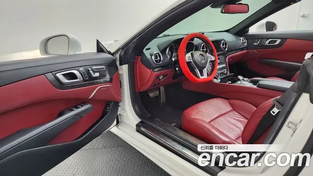 Mercedes-Benz SL-Класс 2016 thumb 10