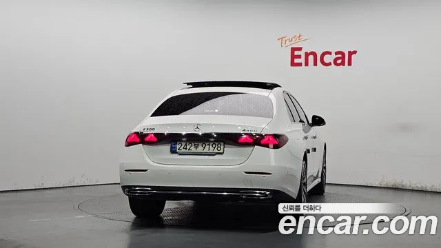 Mercedes-Benz E-Класс 2024 thumb 3