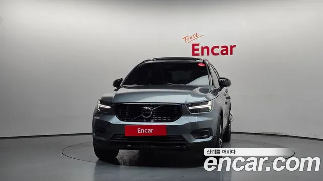 Volvo XC40 2018 thumb 3