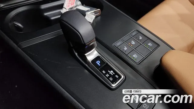 Lexus UX 2025 thumb 9