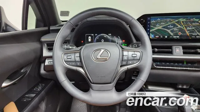 Lexus UX 2025 thumb 12