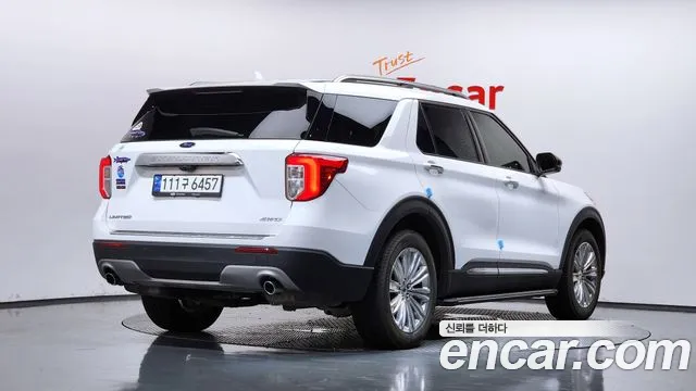 Ford Explorer 2022 thumb 2