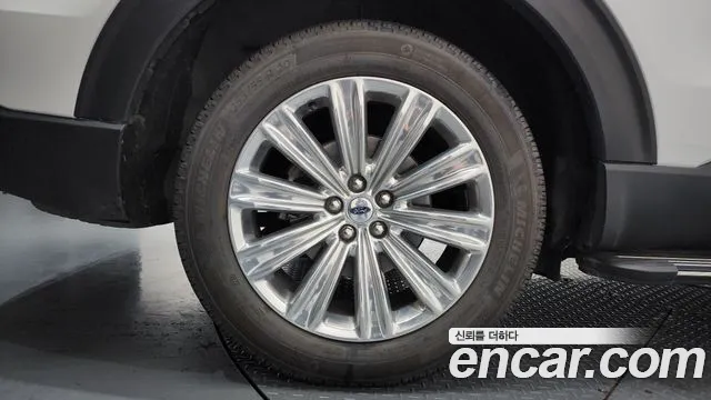 Ford Explorer 2022 thumb 5