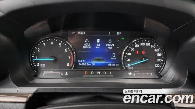Ford Explorer 2022 thumb 8