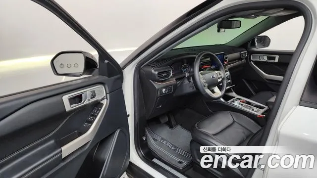 Ford Explorer 2022 thumb 10