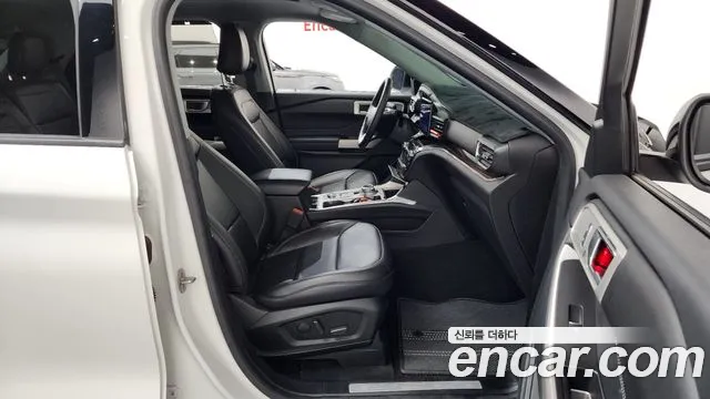 Ford Explorer 2022 thumb 11