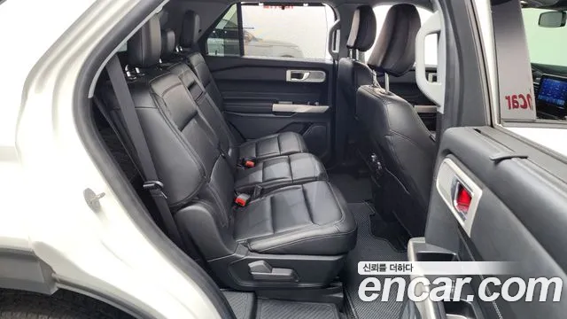 Ford Explorer 2022 thumb 12