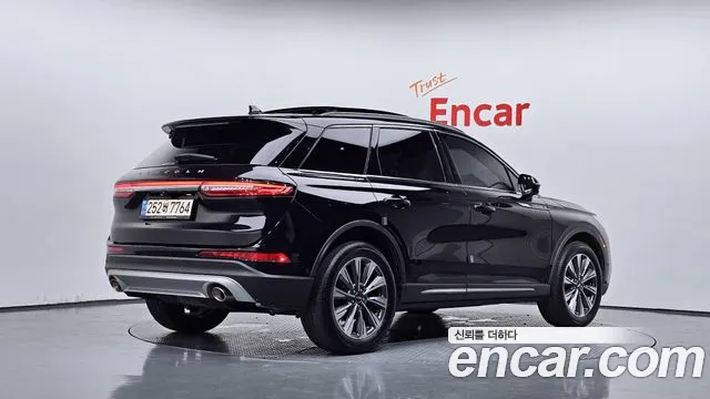 Lincoln Corsair 2021 thumb 2