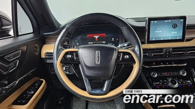 Lincoln Corsair 2021 thumb 12