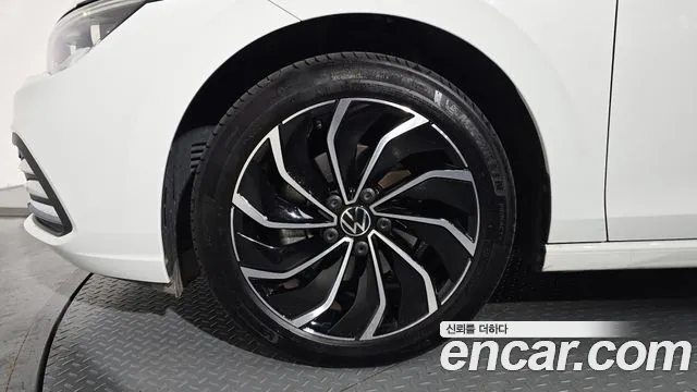 Volkswagen Golf Sportsvan 2024 thumb 4