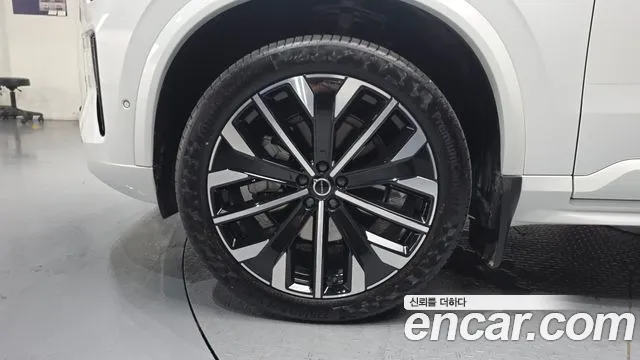 Volvo XC90 2025 thumb 5