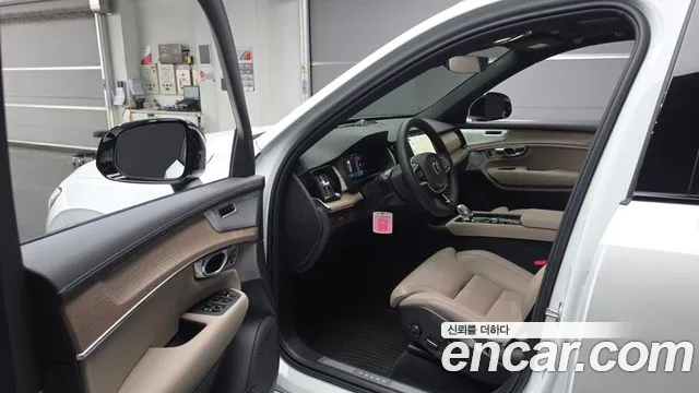 Volvo XC90 2025 thumb 10