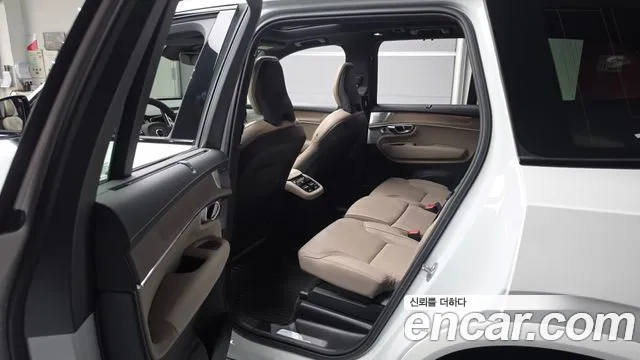Volvo XC90 2025 thumb 11