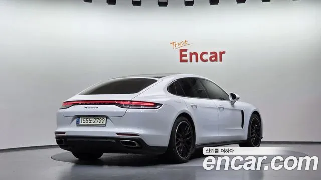 Porsche Panamera 2021 thumb 2
