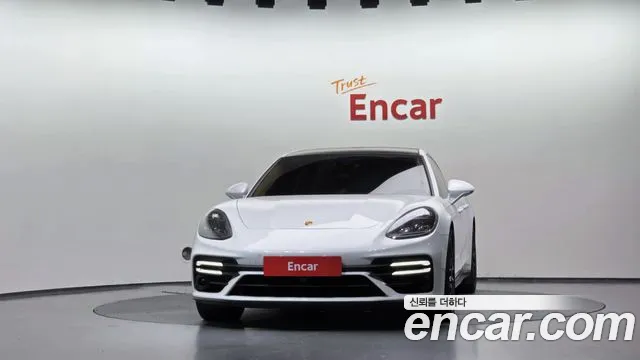 Porsche Panamera 2021 thumb 3