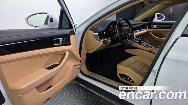Porsche Panamera 2021 thumb 10