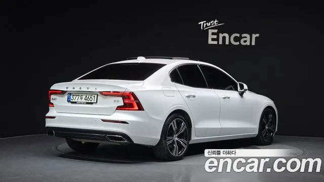 Volvo S60 2020 thumb 2