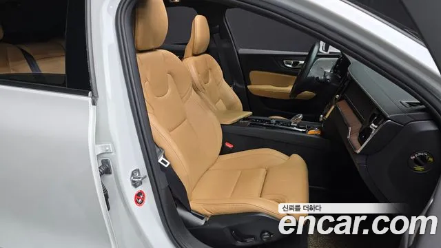 Volvo S60 2020 thumb 12