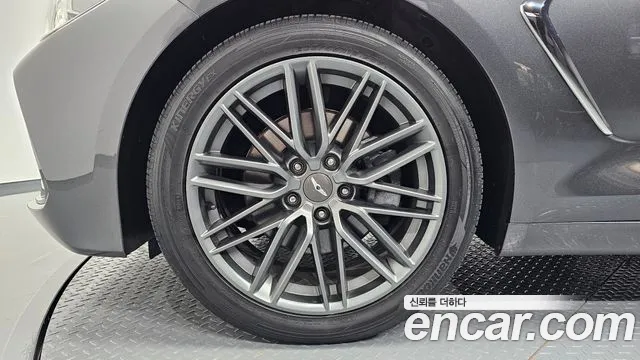 Genesis G70 2018 thumb 5