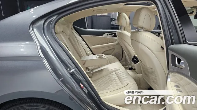 Genesis G70 2018 thumb 12