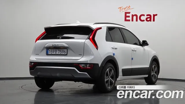 Kia Niro 2026 thumb 2