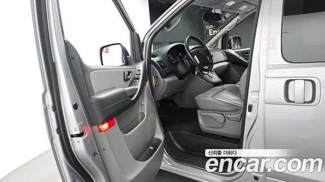 Hyundai Starex 2021 thumb 10