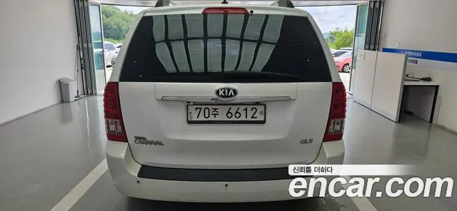 Kia Carnival 2012 thumb 5