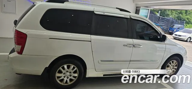Kia Carnival 2012 thumb 7
