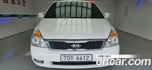 Kia Carnival 2012 thumb 9