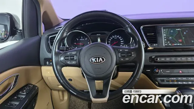 Kia Carnival 2018 thumb 12