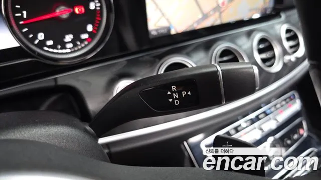 Mercedes-Benz E-Класс 2019 thumb 8