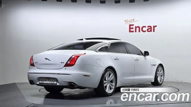 Jaguar XJ 2013 thumb 2