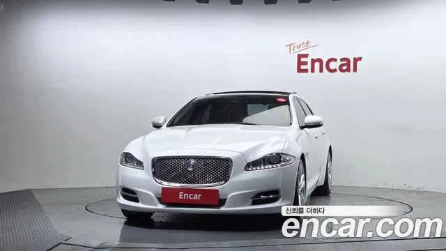 Jaguar XJ 2013 thumb 3