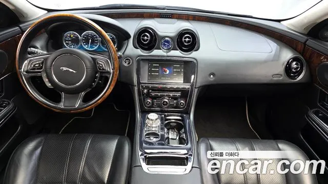 Jaguar XJ 2013 thumb 7