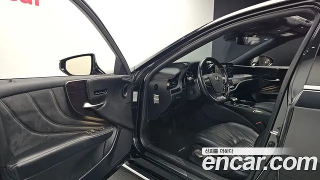 Lexus LS 2021 thumb 10