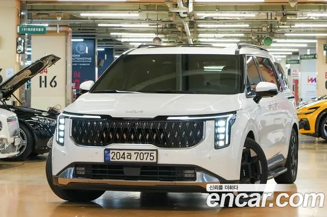 Kia Carnival 2024 thumb 3