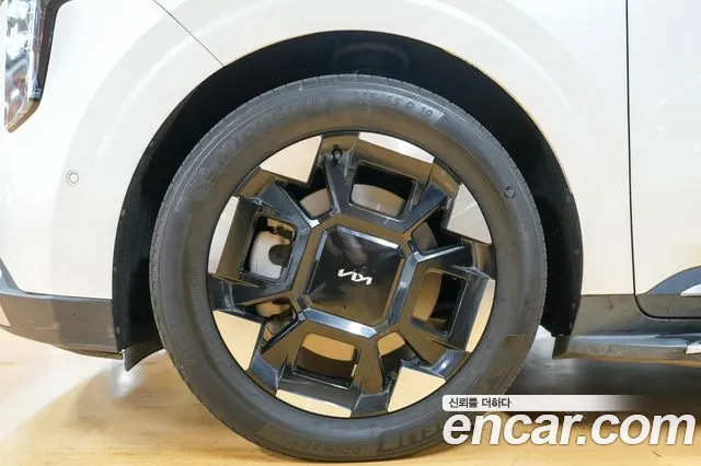 Kia Carnival 2024 thumb 5