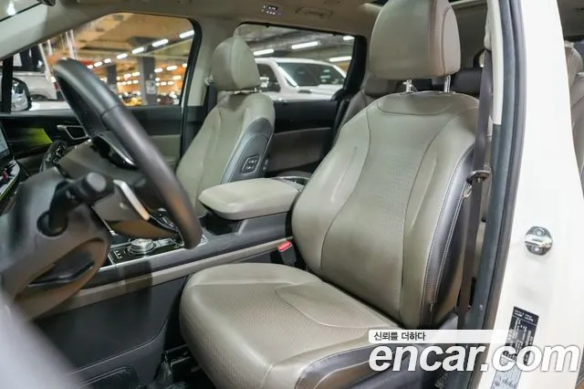 Kia Carnival 2024 thumb 11