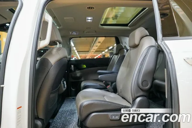 Kia Carnival 2024 thumb 12