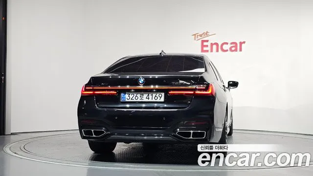 BMW 7 серии 2016 thumb 4