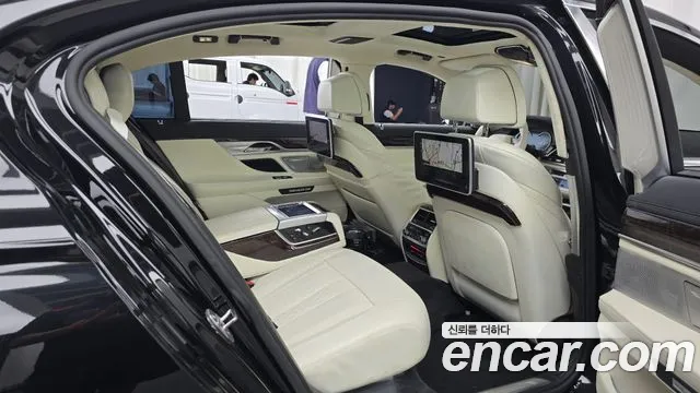BMW 7 серии 2016 thumb 12
