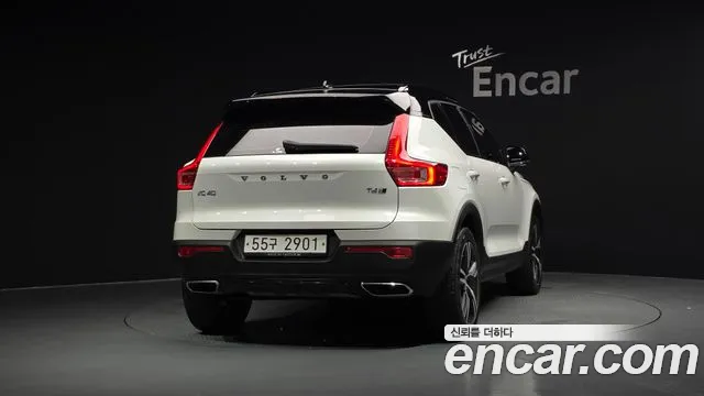 Volvo XC40 2018 thumb 3