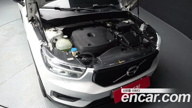 Volvo XC40 2018 thumb 5