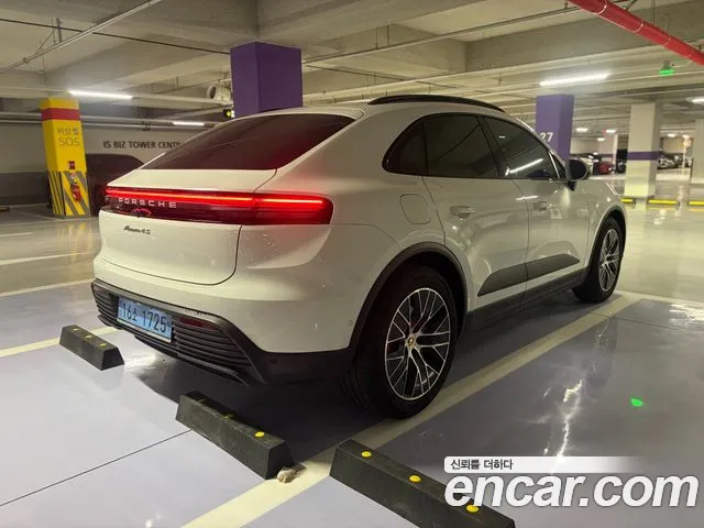 Porsche Macan 2025 thumb 4