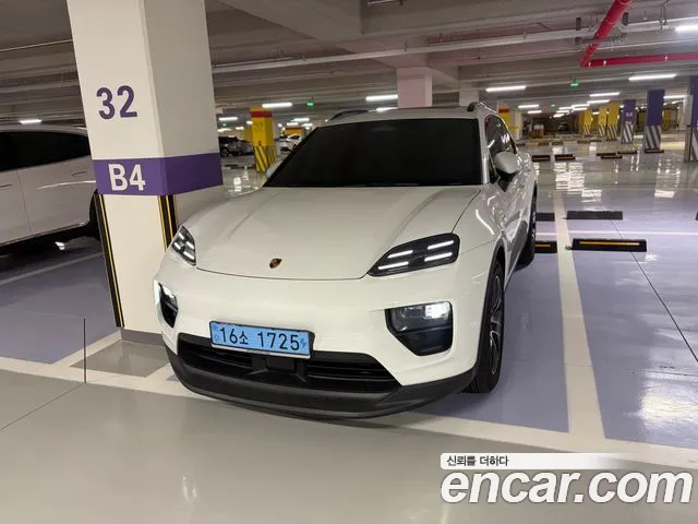 Porsche Macan 2025 thumb 6