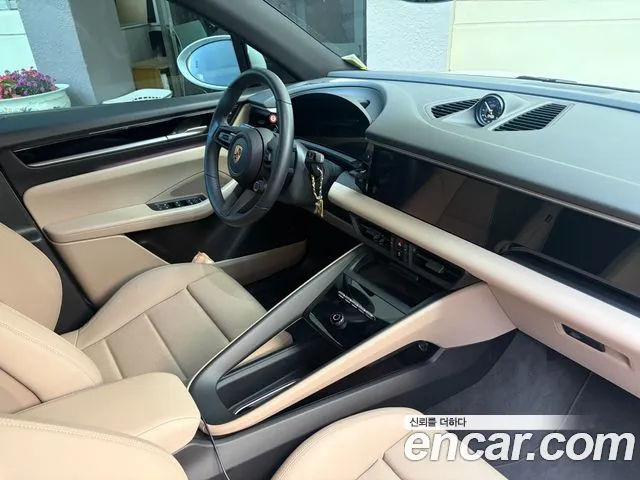 Porsche Macan 2025 thumb 7