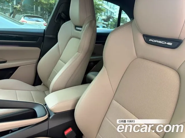 Porsche Macan 2025 thumb 10